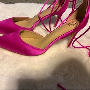 Vibrant Pink New York and Company satin Heels